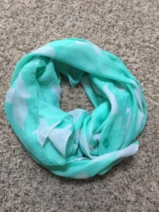 Damen Schal Francesca’s Karma türkis weiß geblümt leicht - Bild 1 von 4