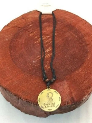 ЗОЛОТОЙ GEMINI ЗОДИАК ПОДВЕСКА С ЧЕРНЫЙ РЕГУЛИРУЕМЫЙ ШНУР ОЖЕРЕЛЬЕ С ДЕРЕВЯННЫМИ БУСИНАМИ  - Изображение 1 из 4