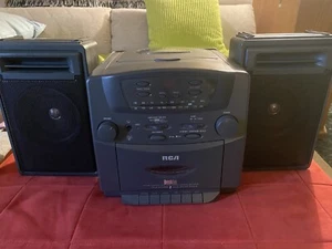 R C A 1995 Sound System. Compact Disc. Stero Cassette. Am/Fm. Two 4” Speakers - Picture 1 of 11