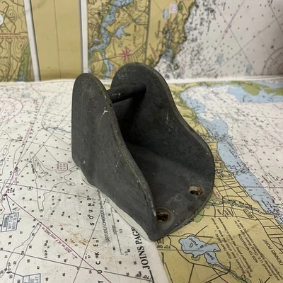 Cuña de poste Spinnaker de montaje en cubierta Forespar-Aluminio Foto 1 de 4