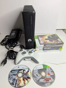 Paquete de consola Microsoft Xbox 360 Slim S 250 GB controlador OEM Call Duty PROBADO - Imagen 1 de 15