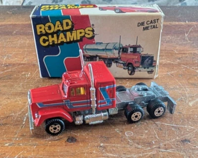 1982 Road Champs Red Mack Super-Liner Truck with Box - Image 1 of 4