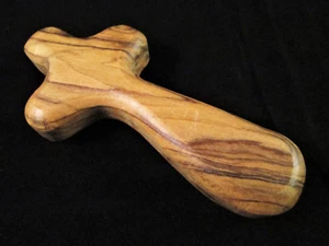 Hand Carved Olive Wood 10cm Medium Holding Prayer Cross Bethlehem Palestine - Picture 1 of 4