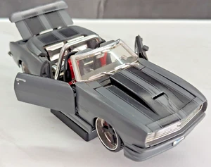 🌟MAISTO Model CHEVROLET CAMARO SS 1968 Scsle 1/24. Collectible model on a stand - Picture 1 of 23