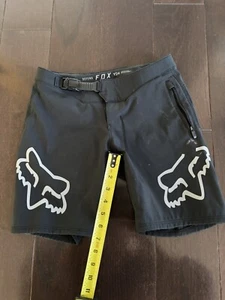 Fox Defend Black Shorts Youth Y24, Buckle Waist Youth Small Dirt bike - Picture 1 of 5