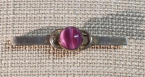 PIONEER Magenta Pink Cat's Eye Bar Tie Clip Silver-tone Geometric Vintage - Picture 1 of 6