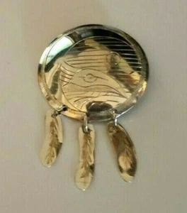 Sterling silver brooch with 3 feathers Native Salish design - Hand carved  - Picture 1 of 2