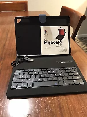 Keyboard Case for 9.7'' Ipad Bluetooth with touchpad blue - Image 1 of 4