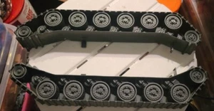 BANDAJE DE BANDA DERECHA E IZQUIERDA BANDA DE RODADURA VINTAGE 1990 GI Joe AVALANCHE piezas originales  - Imagen 1 de 3