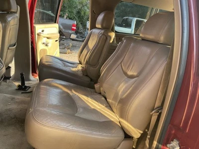 2005 GMC YUKON XL 1500 2nd Row Rear Seat LEFT DRIVER 52I Tan Leather      972408 Foto 1 de 4