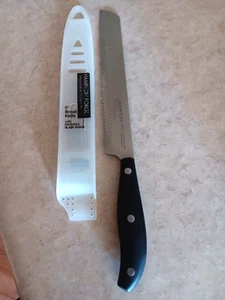 Hampton Forge MAGNA Bread Knife 8'' Silver and Black With Blade Guard - Picture 1 of 9