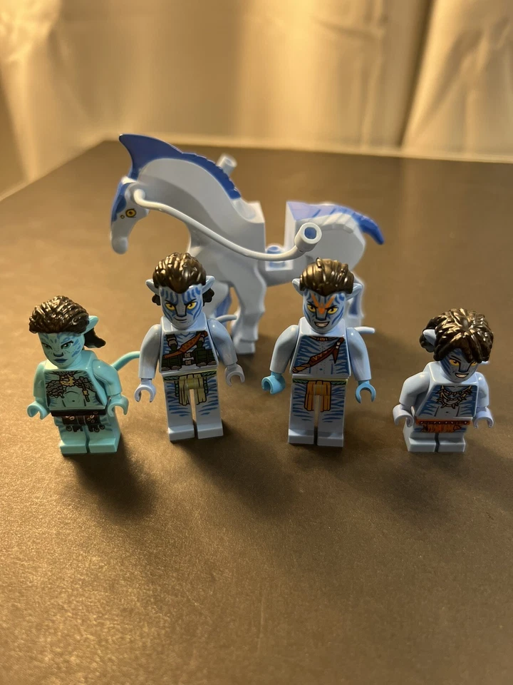 LEGO LOTE de 4 Minifiguras Avatar - Direhorse (Azul) Jake, Tuk - ¡NUEVO ESTADO! Foto 1 de 1