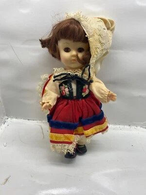 Muñeca Ginny Vogue 1972 Muñecas Internacionales Hong Kong Sombrero Mantilla Blanco Foto 1 de 4