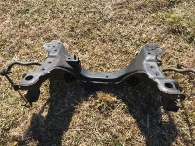 Ford Escape 2001-2004/Mazda Tribute subchasis travesaño motor base OEM Foto 1 de 2