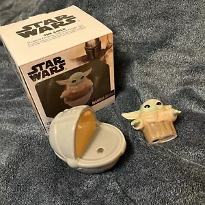 Star Wars The Mandalorian The Child Cerámica Esculpida Sal y Pimienta 10 Fl. oz - Imagen 1 de 7