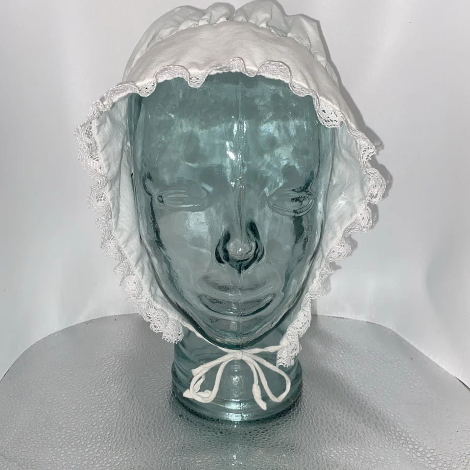 Gorra de noche colonial vintage ajustable hecha a mano para mujer Foto 1 de 4