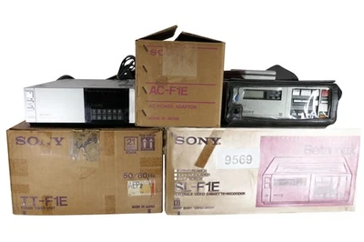 Sony SL-F1E / TT-F1E | Registratori Betamax portatili + adattatore | SCATOLA - Immagine 1 di 2