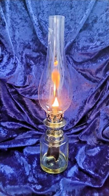 Ancienne lampe à pétrole signée "LEMPEREUR ET BERNARD" en verre et laiton - Photo 1/4
