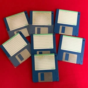 Lot de disquettes PC vintage x 7 disques de jeu lot travaux - Photo 1/2