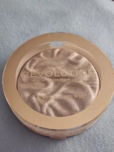 Revolution Beauty Powder Highlighter Reloaded Just My Type - Picture 1 of 2