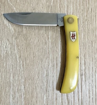 Kissing Crane Yellow Pocket Knife - Image 1 of 4