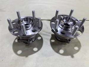 2 Wheel Bearings and Hub Assembly-AWD CRS Automotive Parts NT512333 - Picture 1 of 2