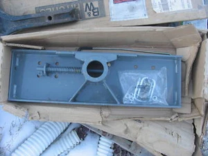 B&W GNRC959N Turnoverball Gooseneck Hitch Center Box ONLY for Chevy GMC Ford - Picture 1 of 2