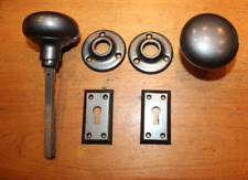 Pair of Yale & Towne Basic Doorknobs with Keyhole and Rosette Escutcheons X-37