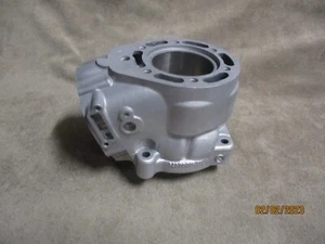 cylindre revasil , nikasil neuf pour KTM 200 de 1998 à 2000 réf 52330005000R - Photo 1/11