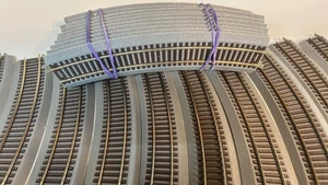 HO Radiuskurve Fastrack (25 Stück) sehr gepflegt - Bild 1 von 10