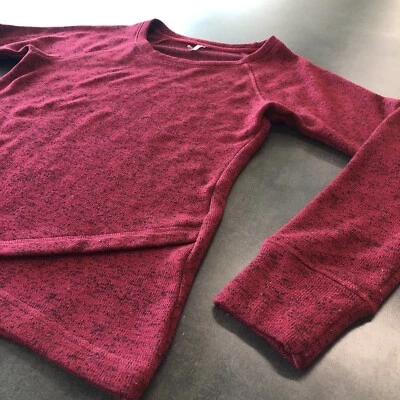 Suéter para mujer Ideology talla pequeña rojizo granate con manchas negras suave Foto 1 de 4