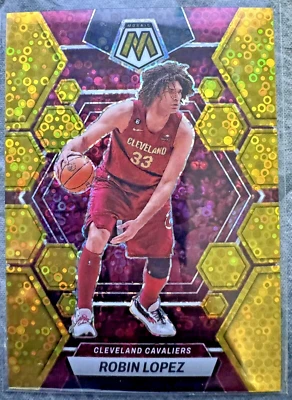 2022–23 Panini Mosaic Робин Лопес золотая диско-призма ПАРАЛЛЕЛЬНАЯ NO200 CAVALIERS /10 - Изображение 1 из 2
