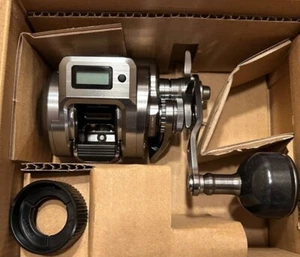 Baitcasting Reel 24 OCEA CONQUEST CT 300MG RIGHT 5.5:1 Fishing Reel IN BOX - Picture 1 of 1