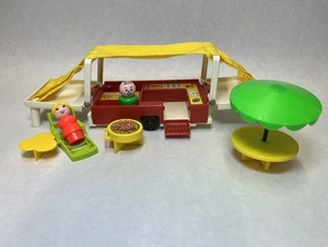 Vintage Fisher Price Little People Pop Camper Trailer Woman Man Table BBQ Chair - Picture 1 of 24
