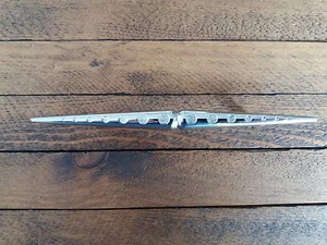 Pack of 8 Chrome Finish Hammer Tee Bar cabinet Handle c/w Screws CEN040 - Picture 1 of 5