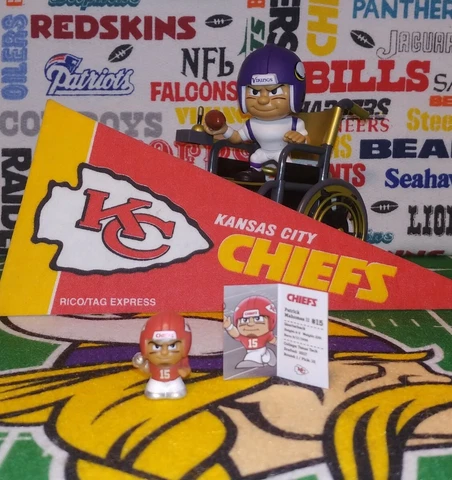 NFL Teenymates 2020 Silver Series 9 Kansas City Chiefs QB Patrick Mahomes figure Cover