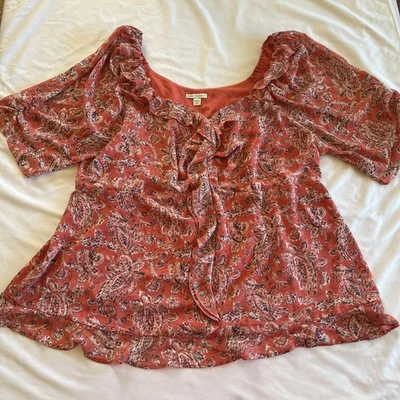 Blusa Cato con Volantes Para Mujer Talla 18/20W Coral Floral Elástica Manga Media Foto 1 de 4