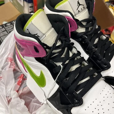 Talla 10.5 - Air Jordan 1 SE Mid Cyber Active Fucsia Foto 1 de 4