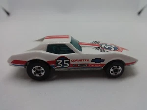 Hot Wheels 1:64 1985 blanco Corvette Stingray #35 con ruedas básicas - suelto y bonito - Imagen 1 de 6