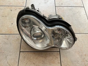 Faro principal derecho xenón mercedes w203 facelift 2038203659 - Imagen 1 de 9