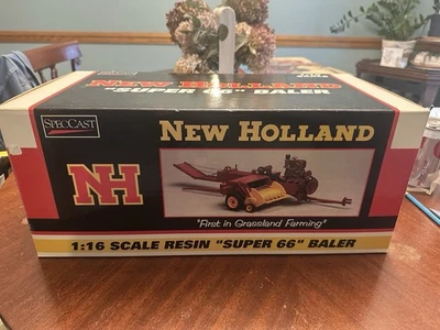 Empacadora SpecCast Vintage Resina “Super 66” New Holland 1:16 Excelente Estado Foto 1 de 4