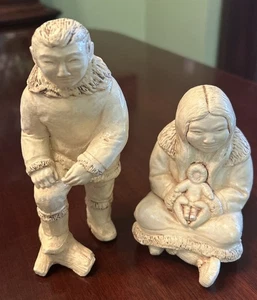 Vintage Inuit Alaska Family 2 Figurines Authentic Handcrafted Original Stickers - Picture 1 of 12