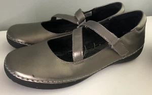 Vionic Orthahheel Judith flache Damenschuhe 8 zinnfarbenes Leder Mary Jane OHNE EINLEGESOHLEN - Bild 1 von 9