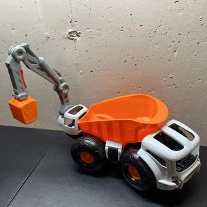 LITTLE TIKES MONSTER DIRT DIGGER 2 IN 1 DUMP TRUCK - Picture 1 of 8