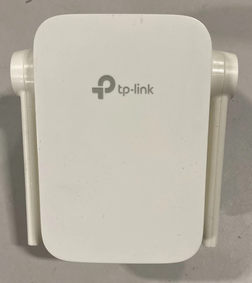 TP-LINK Wireless Wi-Fi Range Extender AC1200 Dual Band (RE305) (E10036232) - Image 1 of 1