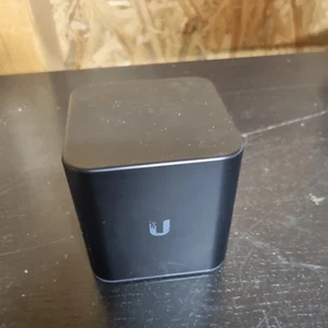 Ubiquiti airCube FAI | Point d'accès WLAN 2,4 GHz, entrée/sortie PoE 24 V, 300 Mo - Photo 1/3