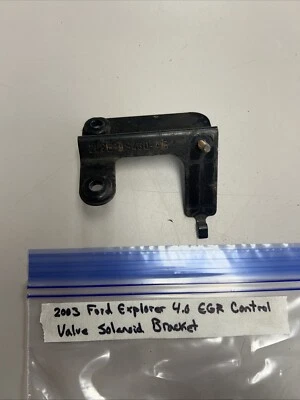 Soporte de válvula Ford Explorer EGR 2003 4,0 L Foto 1 de 3