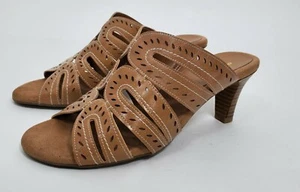 Cloudwalkers Womens Tan Sandals Harla Cut Out Strap Slip On SZ 9W 2.5" Heel - Picture 1 of 11