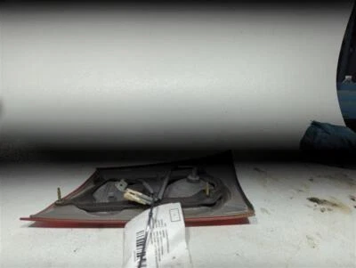 Used Right Tail Light Assembly fits: 2007 Toyota Sienna quarter panel mounted Ri - Image 1 of 4