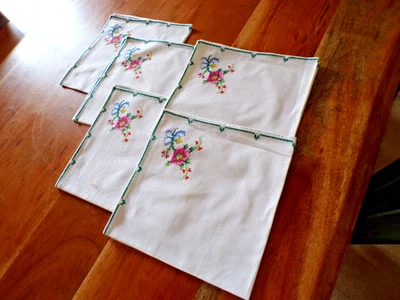 Lot de 5 Serviettes coton blanc brodées de fleurs multicolores - Photo 1/4